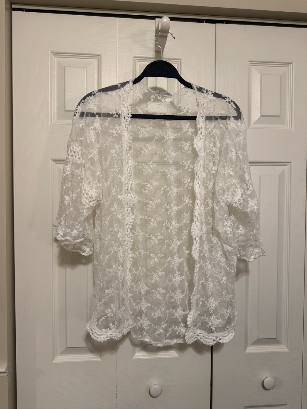 ViVI White Floral Lace Sheer Kimono